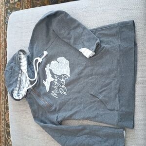 Michigan Rocks med sweatshirt